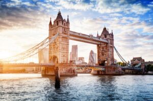 Tower Bridge Over the Rver Themes